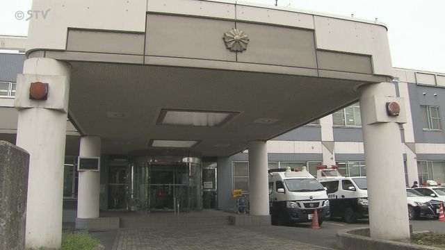 【北海道】「どんな反応をするかなと思って」フェンス越しに陰部を露出 10代女性に見せた62歳男を逮捕　苫小牧市